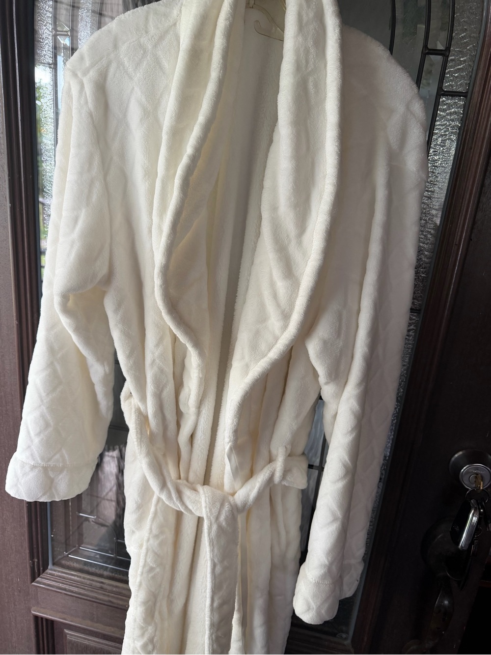 Kim Rogers Cream Plush Shawl Collar Robe